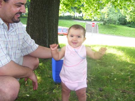 la c mon grand frere ac sa fille nadya :)